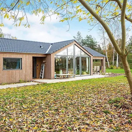 8 Person Holiday Home In Vaeggerlose * Bøtø By